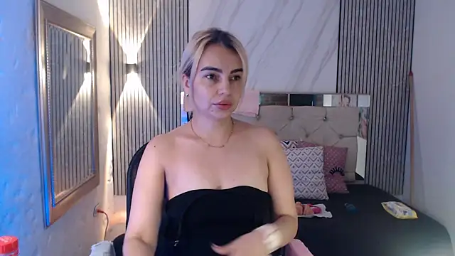 Snapshot of ashley__tylor chatting on 05/12/26, 04:15 ashley tylor online show from 05/12/26, 04:15