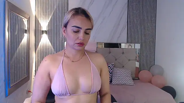 Snapshot of ashley__tylor chatting on 05/18/26, 04:07 ashley tylor online show from 05/18/26, 04:07
