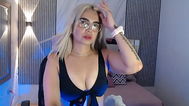 ashley  tylor online show from 07/18/26, 06:45