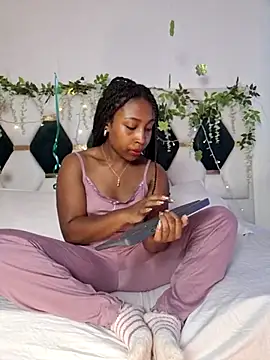 Snapshot of EmmaSanzz_ chatting on 03/15/25, 11:29 EmmaSanzz online show from 03/15/25, 11:29