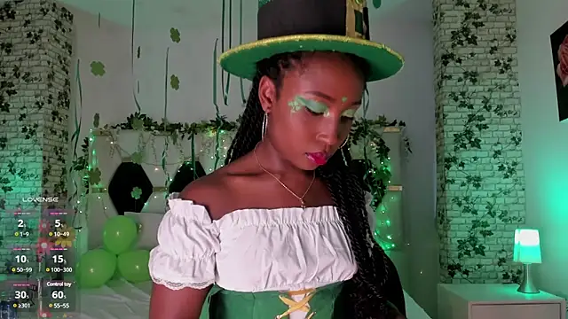 Snapshot of EmmaSanzz_ chatting on 03/17/25, 11:53 EmmaSanzz online show from 03/17/25, 11:53