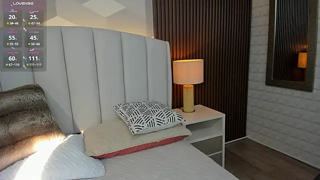 Julietasantos   online show from 03/12/25, 09:35