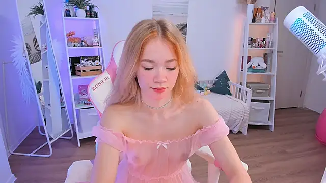 Lily Young online show from 12/15/24, 03:34