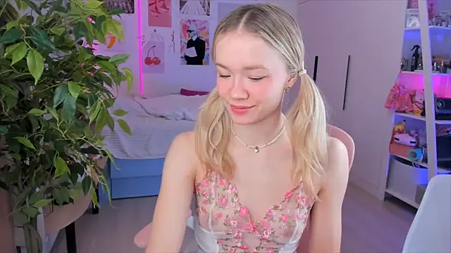 Lily Young online show from 02/06/26, 05:12