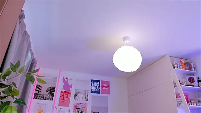 Lily Young online show from 02/15/26, 07:51