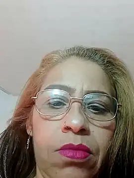 Snapshot of madonna101 chatting on 02/13/25, 01:19 madonna101 online show from 02/13/25, 01:19