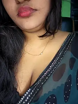 Snapshot of Kotha_-Moni chatting on 07/15/26, 03:28 Kotha -Moni online show from 07/15/26, 03:28