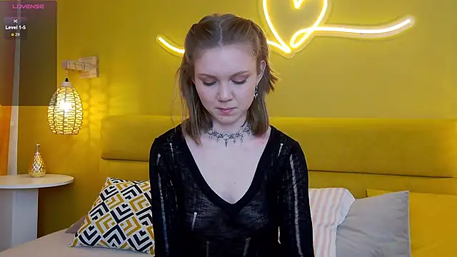 lessysweety online show from 10/16/25, 03:18