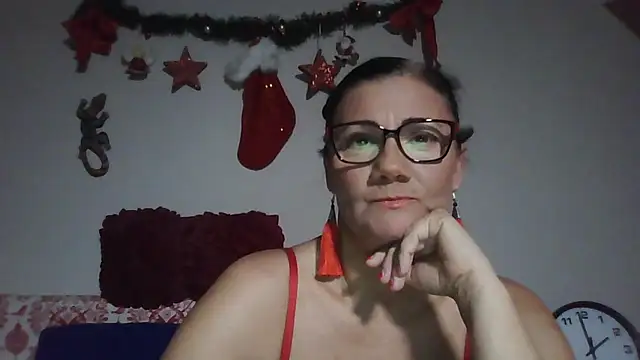 Snapshot of LadyLizi chatting on 12/10/24, 01:00 LadyLizi online show from 12/10/24, 01:00
