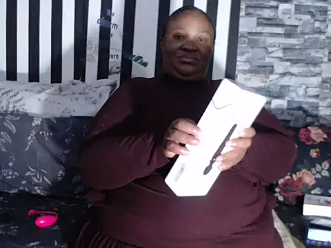 BigHotMatureXx online show from 09/27/25, 11:54