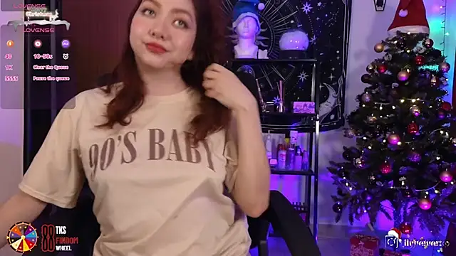 Snapshot of LilyVelvett chatting on 12/11/24, 03:56 LilyVelvett online show from 12/11/24, 03:56