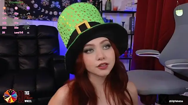 Snapshot of LilyVelvett chatting on 03/18/25, 03:31 LilyVelvett online show from 03/18/25, 03:31
