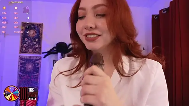 Snapshot of LilyVelvett chatting on 09/27/25, 04:17 LilyVelvett online show from 09/27/25, 04:17