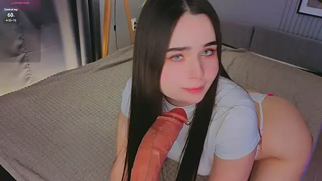 KateBleare online show from 11/21/25, 03:44