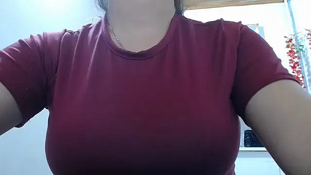 Luna girlhot  online show from 03/12/26, 04:13