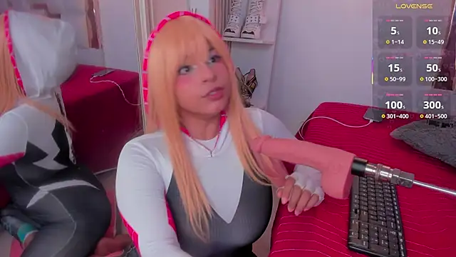 PittAndLunaa online show from 10/17/25, 12:52