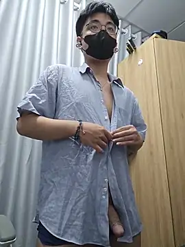 Snapshot of xboyvn9 chatting on 10/19/25, 04:18 xboyvn9 online show from 10/19/25, 04:18