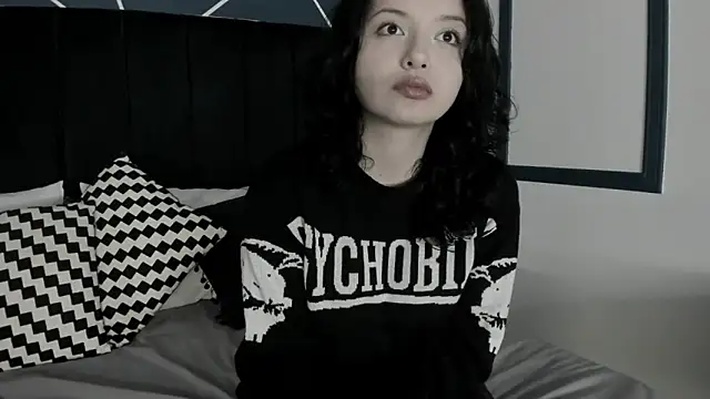 Adeelinee online show from 01/08/25, 07:45