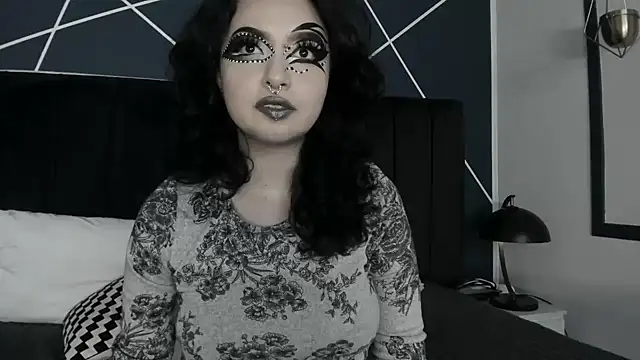 Adeelinee online show from 03/06/25, 10:47