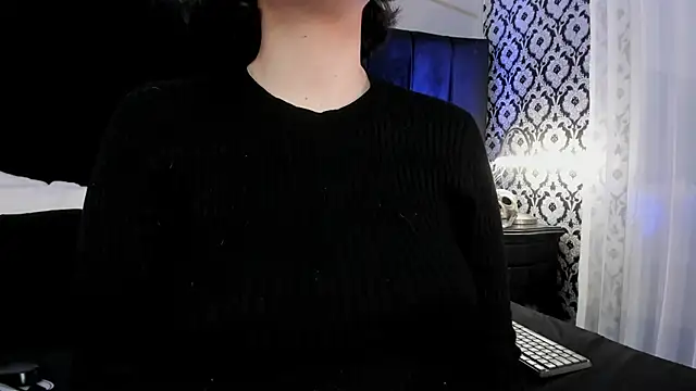 Adeelinee online show from 09/16/25, 07:37