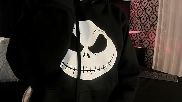 Adeelinee online show from 01/05/26, 07:50