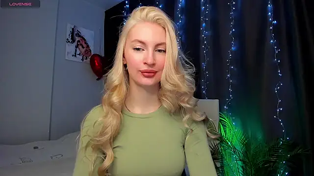 Kimmy powell online show from 11/08/25, 03:50