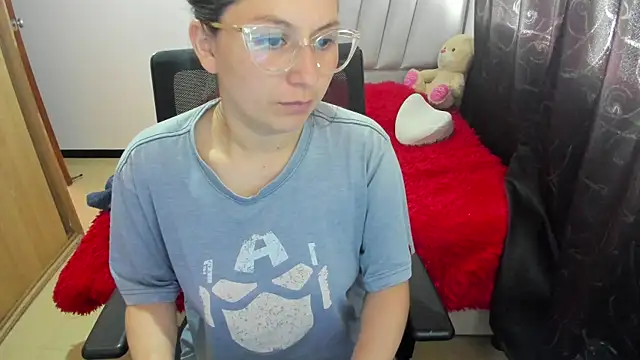 samantha  wilson online show from 11/11/25, 01:33