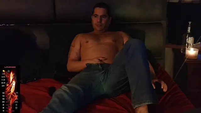 Snapshot of Hard_to_Handlexxx chatting on 12/16/24, 12:06 Hard to Handlexxx online show from 12/16/24, 12:06