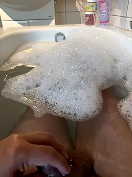 Wessi2005 online show from 09/15/25, 03:45