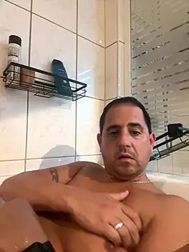 Wessi2005 online show from 09/22/25, 07:10