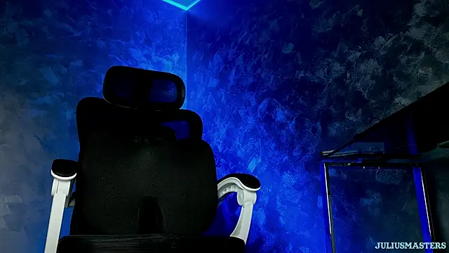 juliusmasters online show from 04/23/26, 06:54