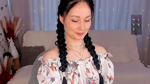 Snapshot of LisaMooore chatting on 02/14/25, 09:56 LisaMooore online show from 02/14/25, 09:56