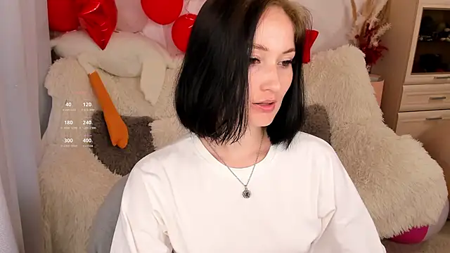 Snapshot of LisaMooore chatting on 07/02/26, 03:23 LisaMooore online show from 07/02/26, 03:23
