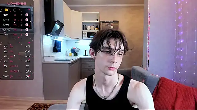 Snapshot of Aaron_Boom chatting on 06/28/26, 09:21 Aaron Boom online show from 06/28/26, 09:21