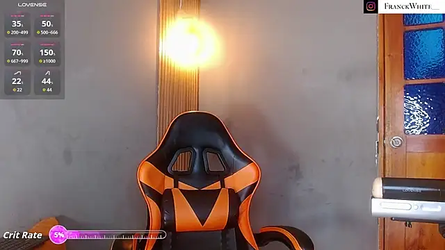 Snapshot of Mr_WhiteCock chatting on 05/28/26, 02:58 Mr WhiteCock online show from 05/28/26, 02:58