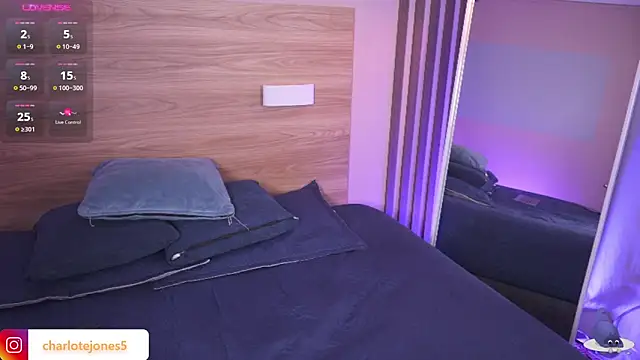 charloottee 1 online show from 04/17/26, 01:52