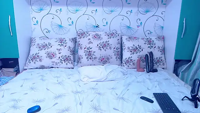 demiemorre online show from 11/17/25, 05:24