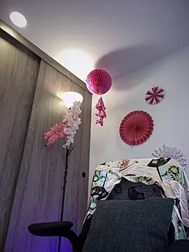 Snapshot of Rae_Lil_White chatting on 03/21/25, 11:23 Rae Lil White online show from 03/21/25, 11:23