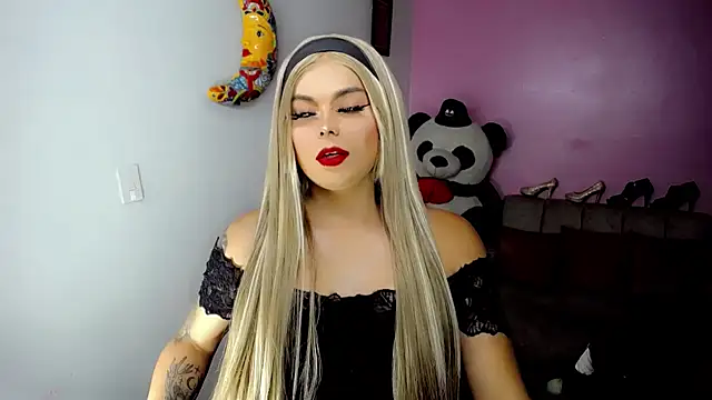 Snapshot of SweetKim21 chatting on 01/20/25, 05:26 SweetKim21 online show from 01/20/25, 05:26