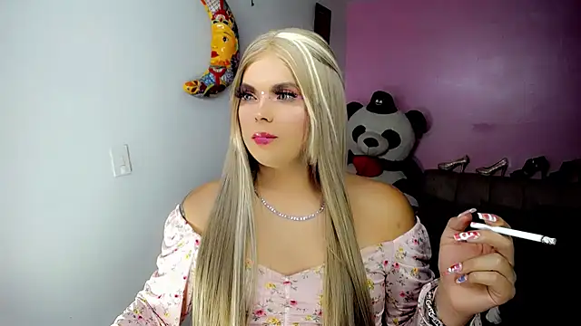 Snapshot of SweetKim21 chatting on 01/21/25, 06:11 SweetKim21 online show from 01/21/25, 06:11