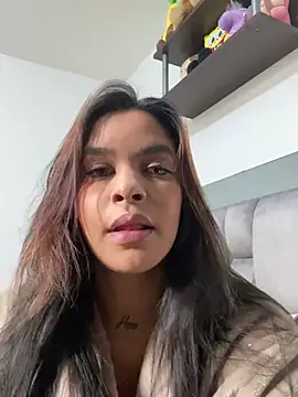 sarah salis  online show from 04/15/26, 03:08