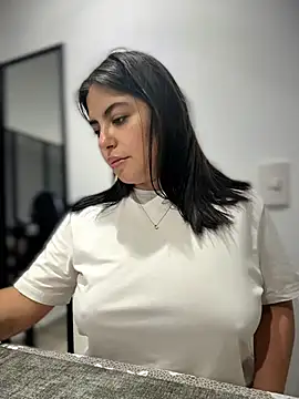 sukhakunis1 online show from 11/26/25, 12:33