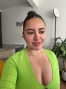 Snapshot of sukhakunis1 chatting on 06/01/26, 04:52 sukhakunis1 online show from 06/01/26, 04:52