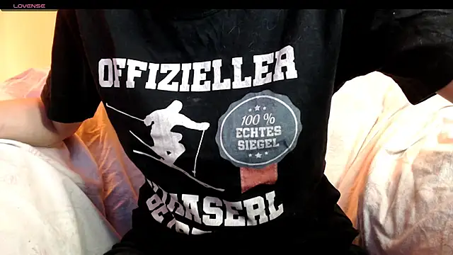 Snapshot of Perversdemlni chatting on 03/22/25, 09:42 Perversdemlni online show from 03/22/25, 09:42