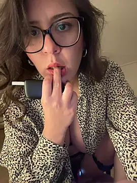 Its Jade online show from 10/23/25, 03:00