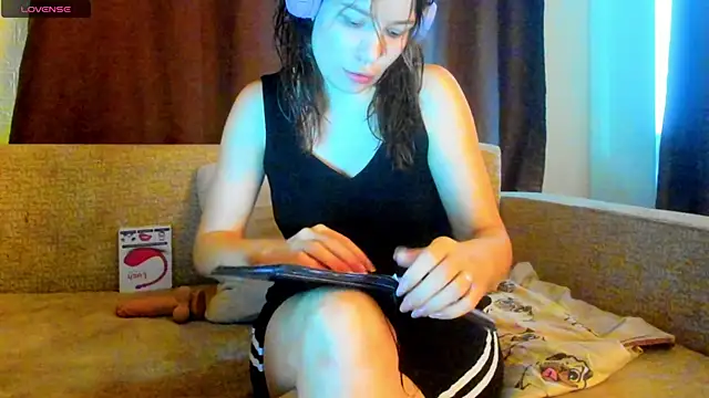 Leila purr18 online show from 10/06/25, 12:46