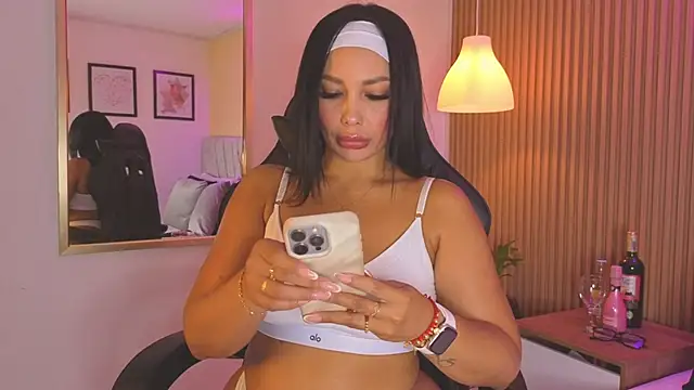 Dakota diaz  online show from 11/12/25, 07:57