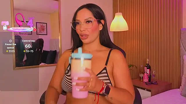 Dakota diaz  online show from 12/02/25, 08:26