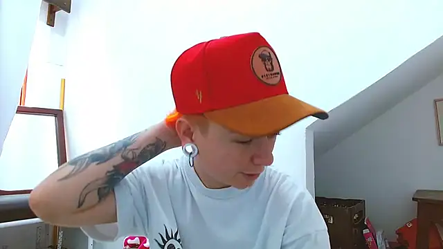 tomboyblue online show from 12/21/25, 03:08