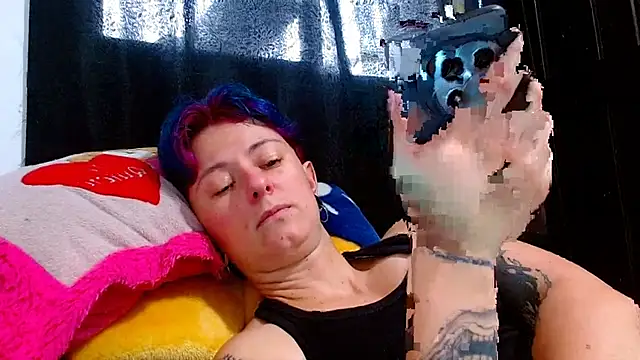 tomboyblue online show from 04/06/26, 07:04